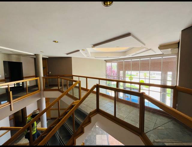 1,300M² OFFICE TO LET IN RANDJESPARK